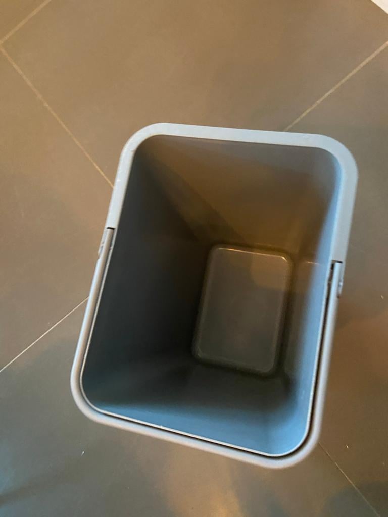 IKEA Afvalemmer / Prullenbak - Donkergrijs, 20 tot 30 liter, Ophalen of Verzenden, Gebruikt, Kunststof