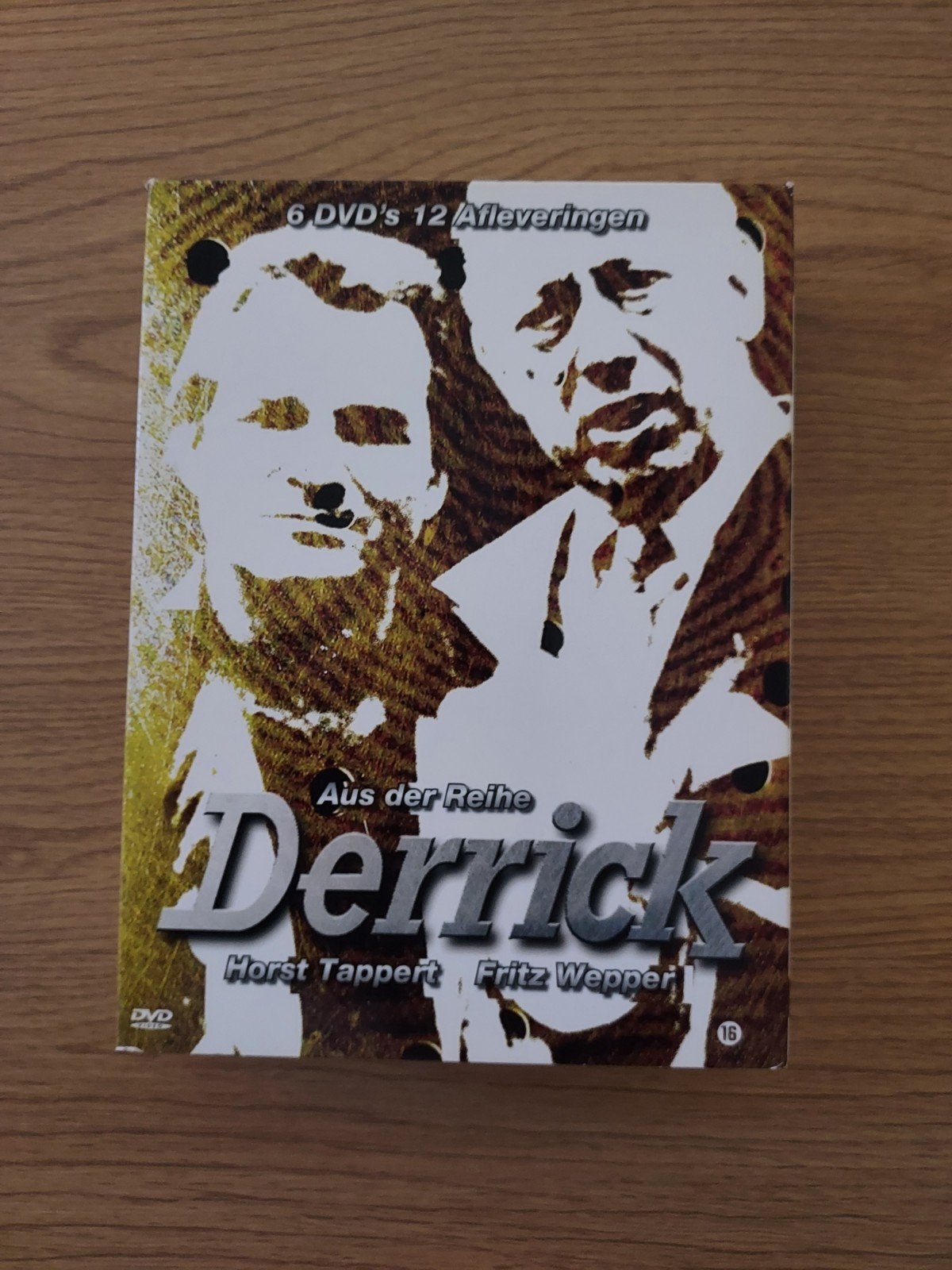 Dvd box Derrick, Ophalen, Zo goed als nieuw