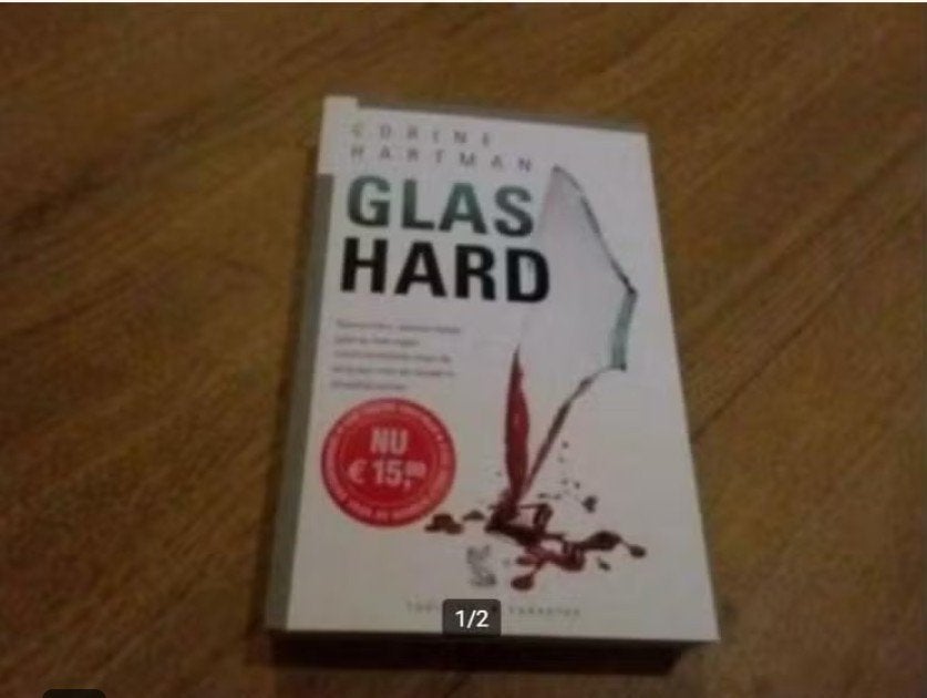 Corine Hartman, Glashard, Ophalen of Verzenden, Zo goed als nieuw