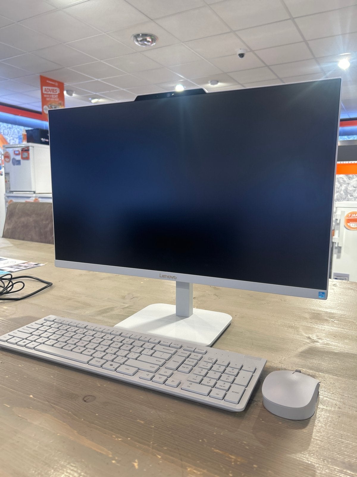 Lenovo All-in-One PC A100 (F0J6004KNY) - Showmodel, Ophalen, Zo goed als nieuw, Met monitor