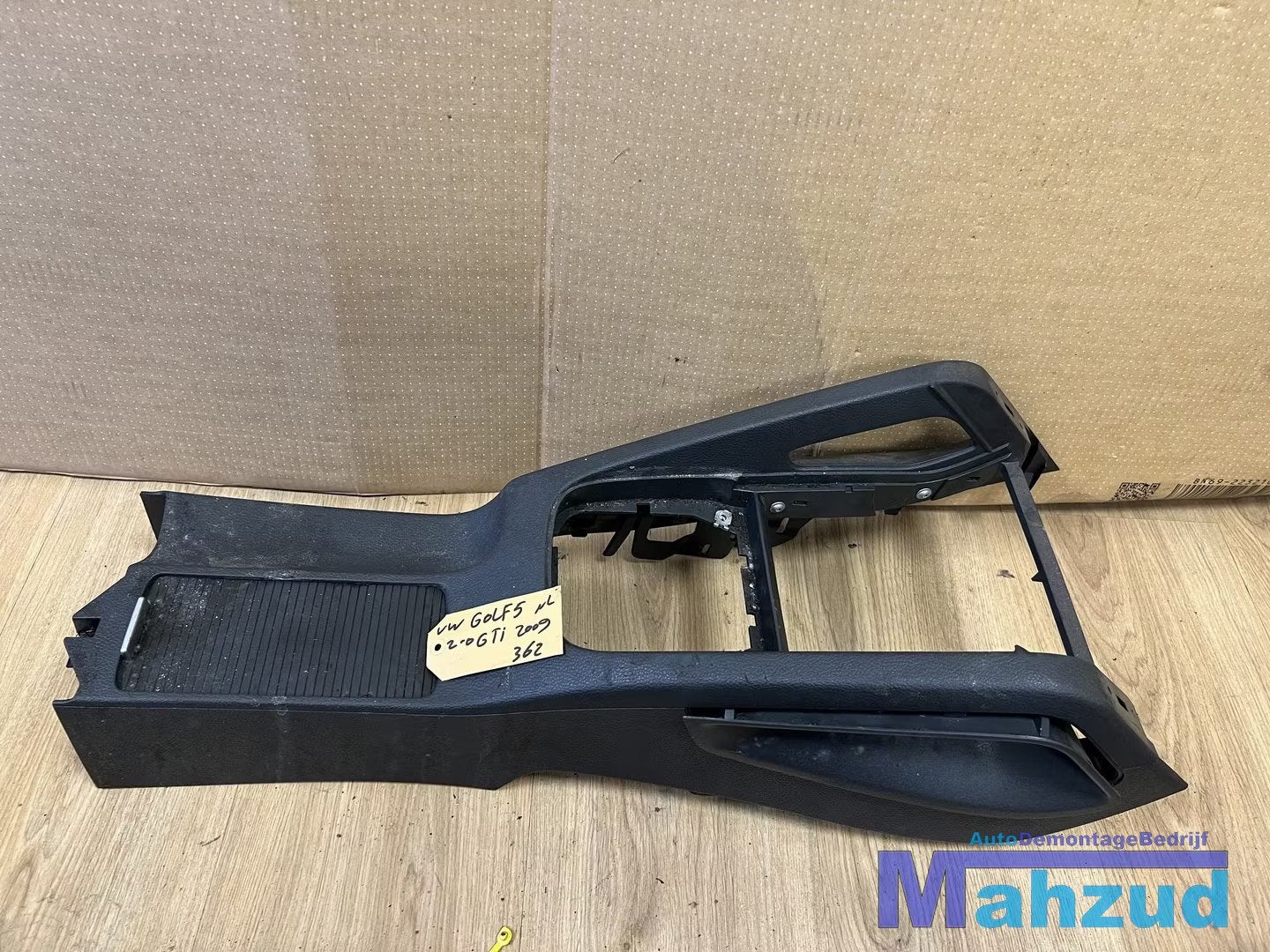 VW GOLF 5 GTI Middenconsole 2003-2009, Gebruikt, Volkswagen, Volkswagen AG, Berliner Ring 2
38440  Wolfsburg, DE