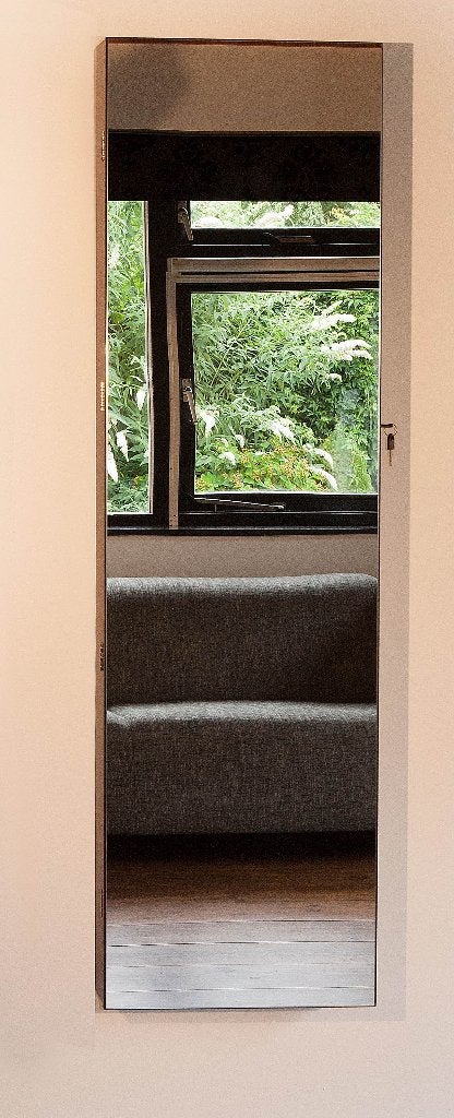 spiegelkast hangend strak design met slot., Ophalen, Minder dan 50 cm, 100 tot 150 cm, Nieuw