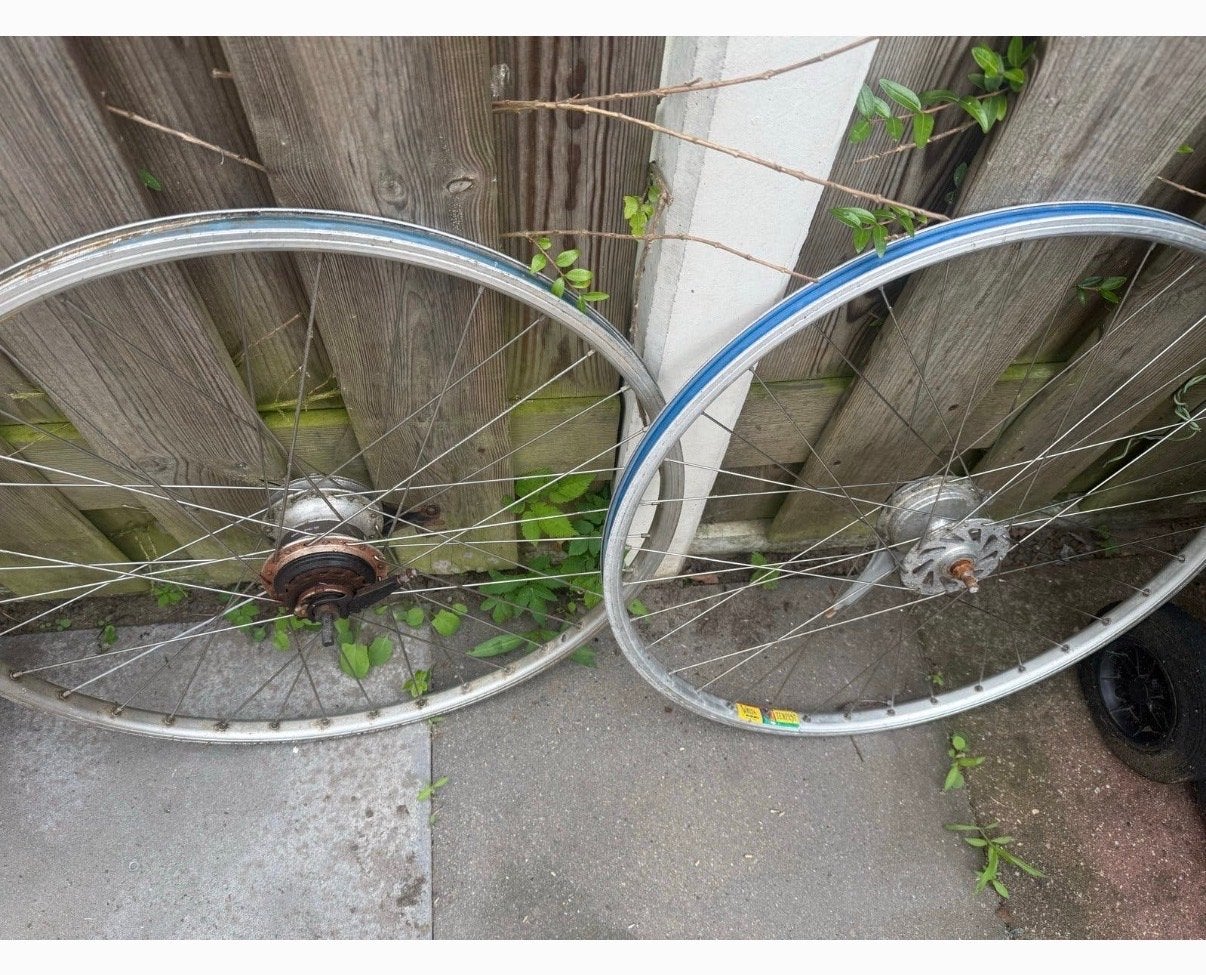 Wielset: Voor- en achterwiel met naafremmen & 7 versn., Fietsen en Brommers, Fietsonderdelen, Gebruikt, Aluminium, Stadsfiets