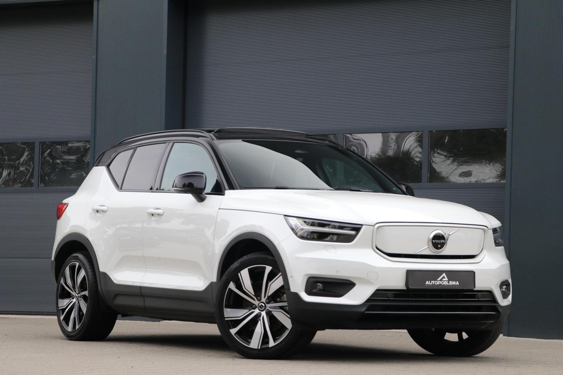 Volvo XC40 Recharge P8 AWD 78kWh|R-DESIGN| AdaptiveCruise Pa, Auto's, Zwart, Automatische klimaatregeling, Wit, Origineel Nederlands