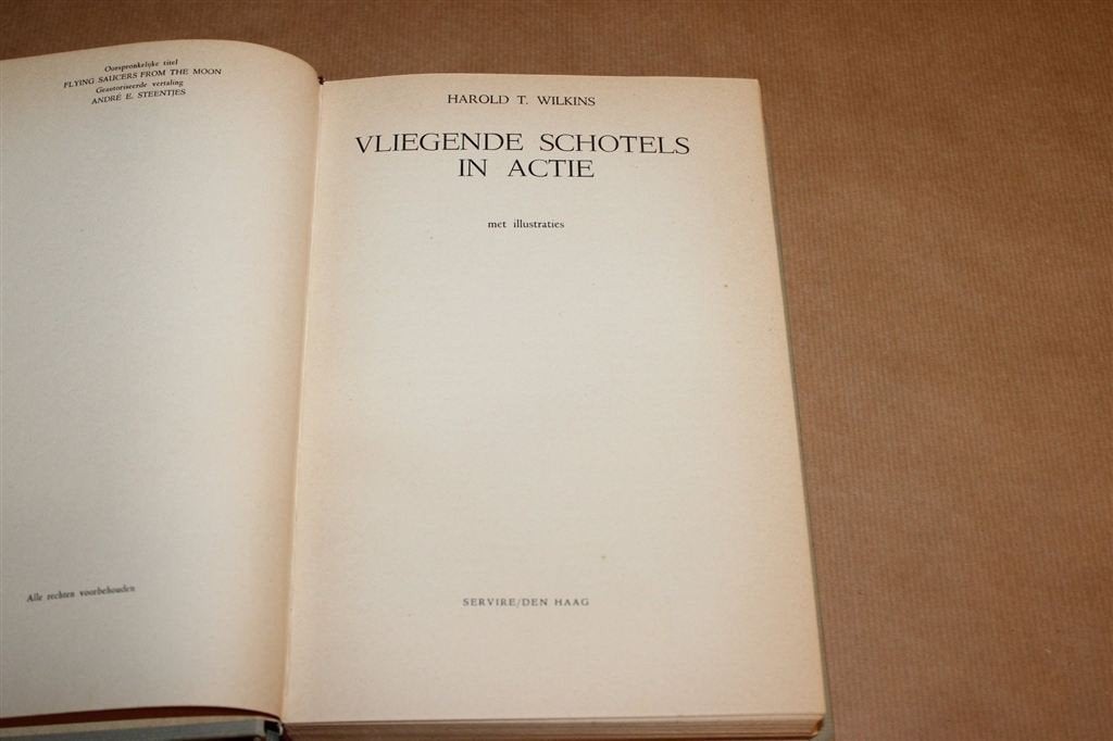 Vliegende Schotels in Actie — Ufo-waarnemingen, Vintage 1955, Boeken, Ophalen of Verzenden, Gelezen, Overige onderwerpen, Achtergrond en Informatie