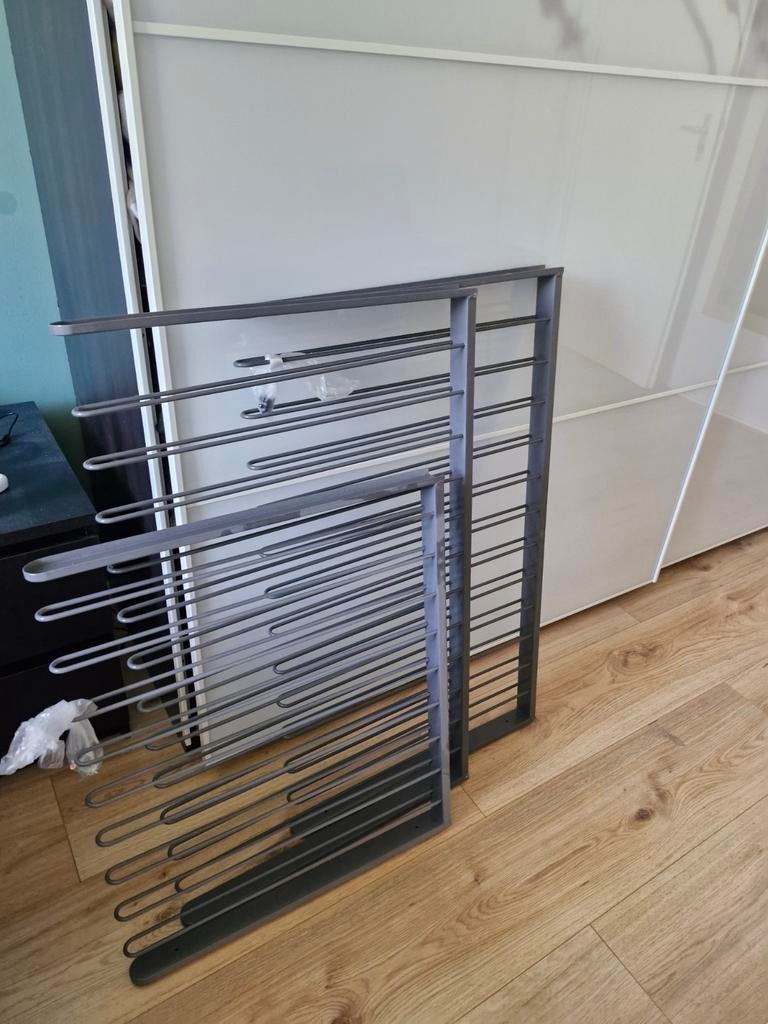 IKEA Komplement uittrekbare broekhangers, Ophalen
