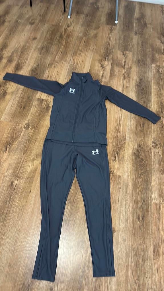 Under armour traingspak, Ophalen of Verzenden, Zo goed als nieuw, Maat 34 (XS) of kleiner