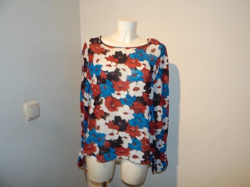 Essentiel Antwerp mooie bloemen top luchtig strikje mouw40