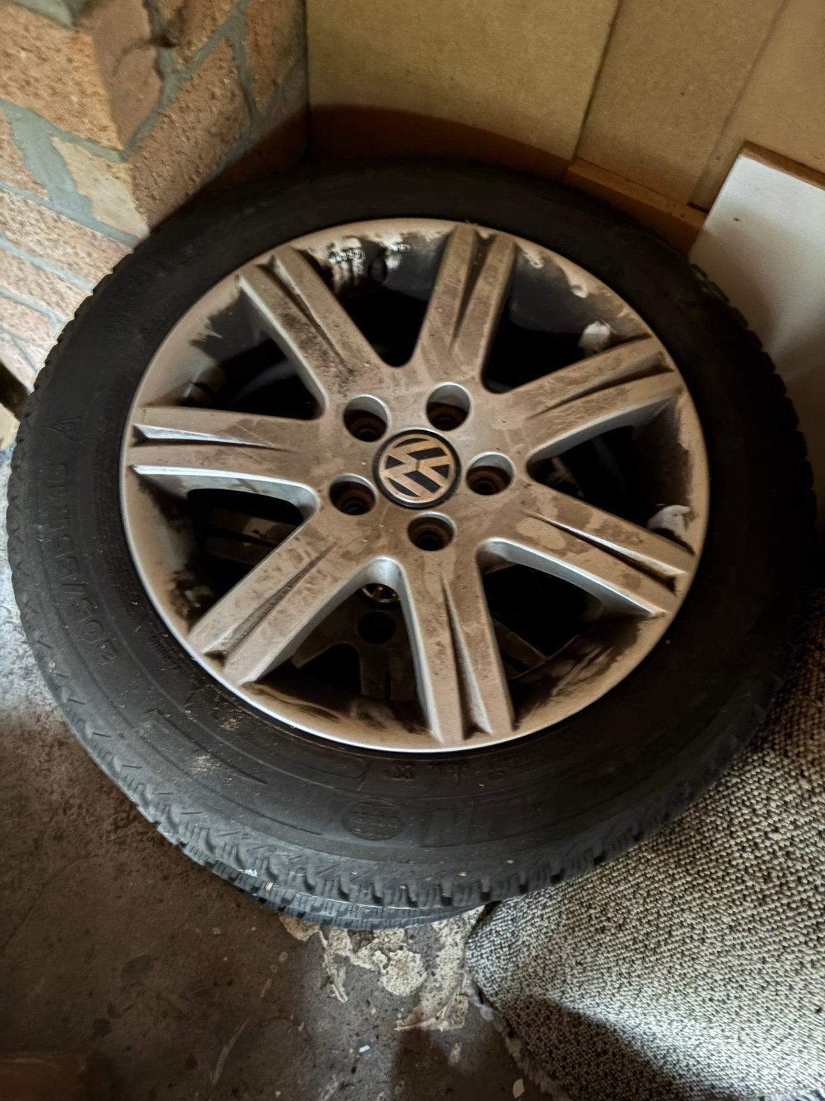 4 autobanden en velg volkswagen golf, Ophalen