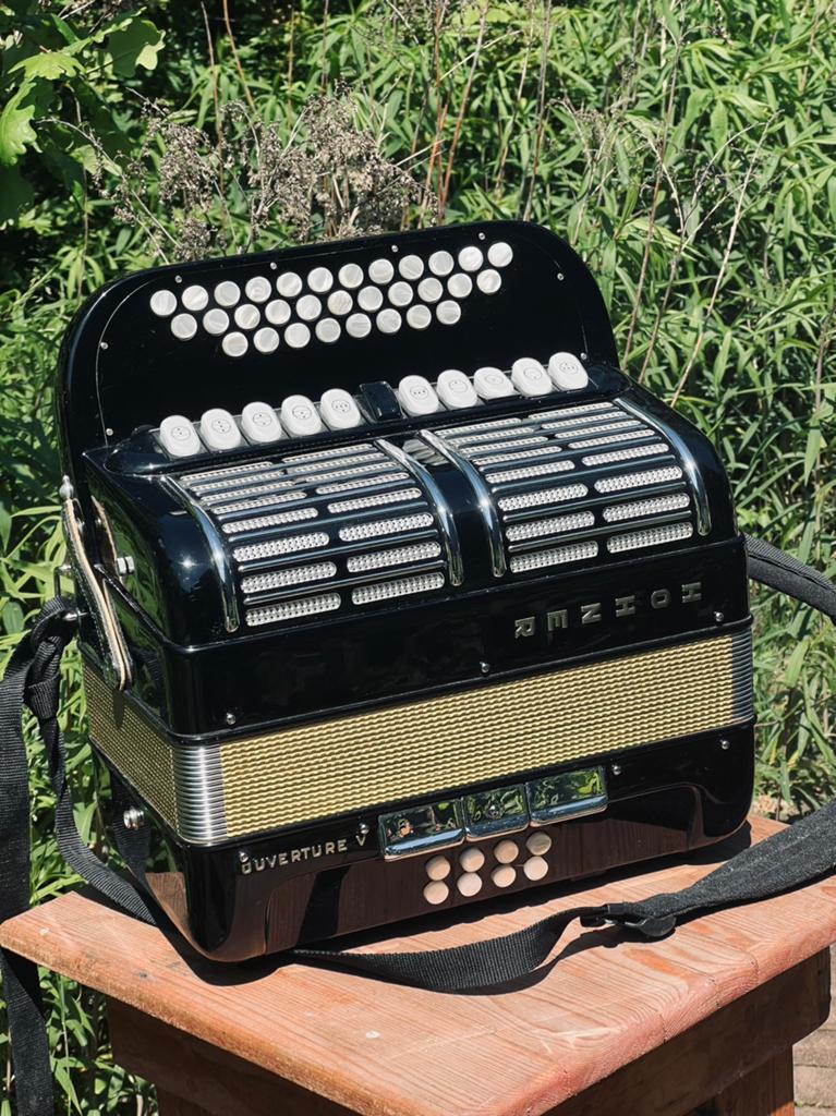 Hohner Overture V, Overige formaten, Met koffer, Ophalen of Verzenden, Zo goed als nieuw