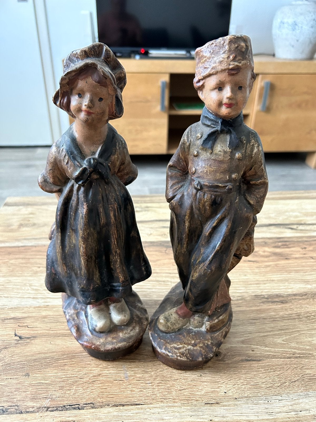 Vintage Beelden: Jongen en Meisje - Handgemaakt, 1919, Ophalen, Gebruikt, Mens