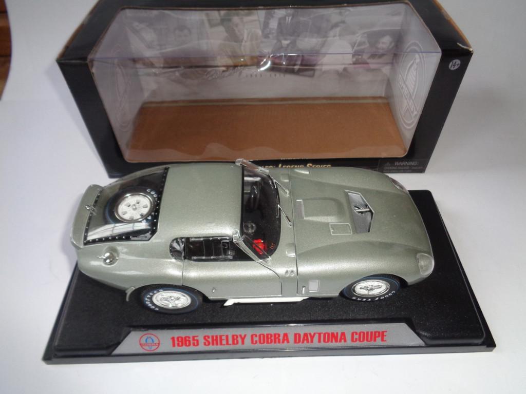 Carroll Shelby, 1965 Shelby Cobra Daytona Coupe in Box, 1/18, Hobby en Vrije tijd, Modelauto's | 1:18, Ophalen of Verzenden, Zo goed als nieuw