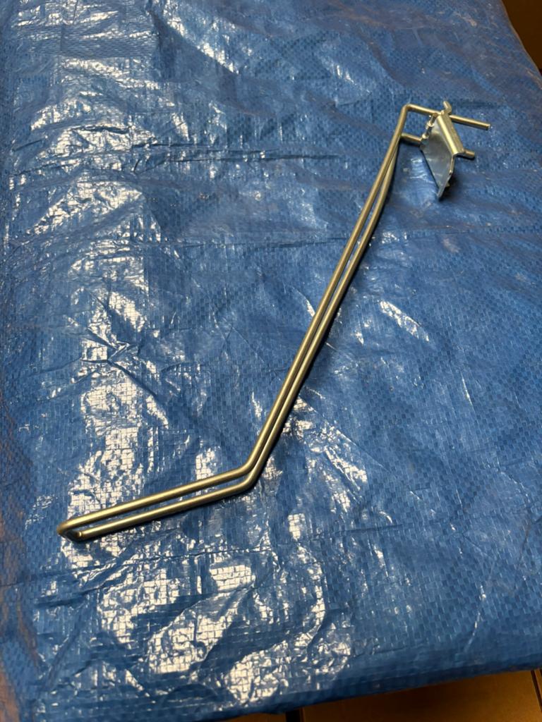 Tegometall dubbele wandhaken perfo 30 cm., Ophalen, Zo goed als nieuw