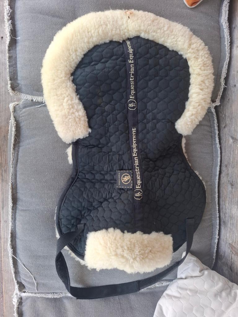 Zadelonderlegger/ Bontje Br 57 cm, Dieren en Toebehoren, BR, Cob (M), Ophalen of Verzenden, Zo goed als nieuw