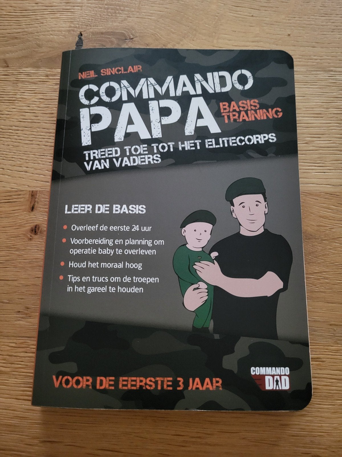 Neil Sinclair - Commando papa, Ophalen of Verzenden, Zo goed als nieuw, Neil Sinclair