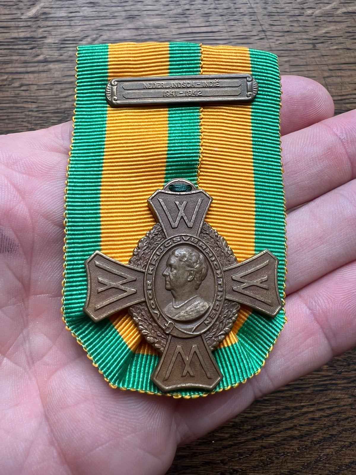Nederlands medaille OHK oorlogsherinneringskruis Indië KNIL, Verzamelen, Verzenden, Lintje, Medaille of Wings, Nederland