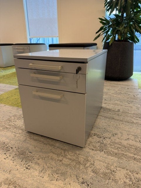Steelcase verrijdbare ladeblok – 3 laden – met sleutel, 25st, Minder dan 50 cm, Ophalen of Verzenden, Zo goed als nieuw, 3 of 4 laden