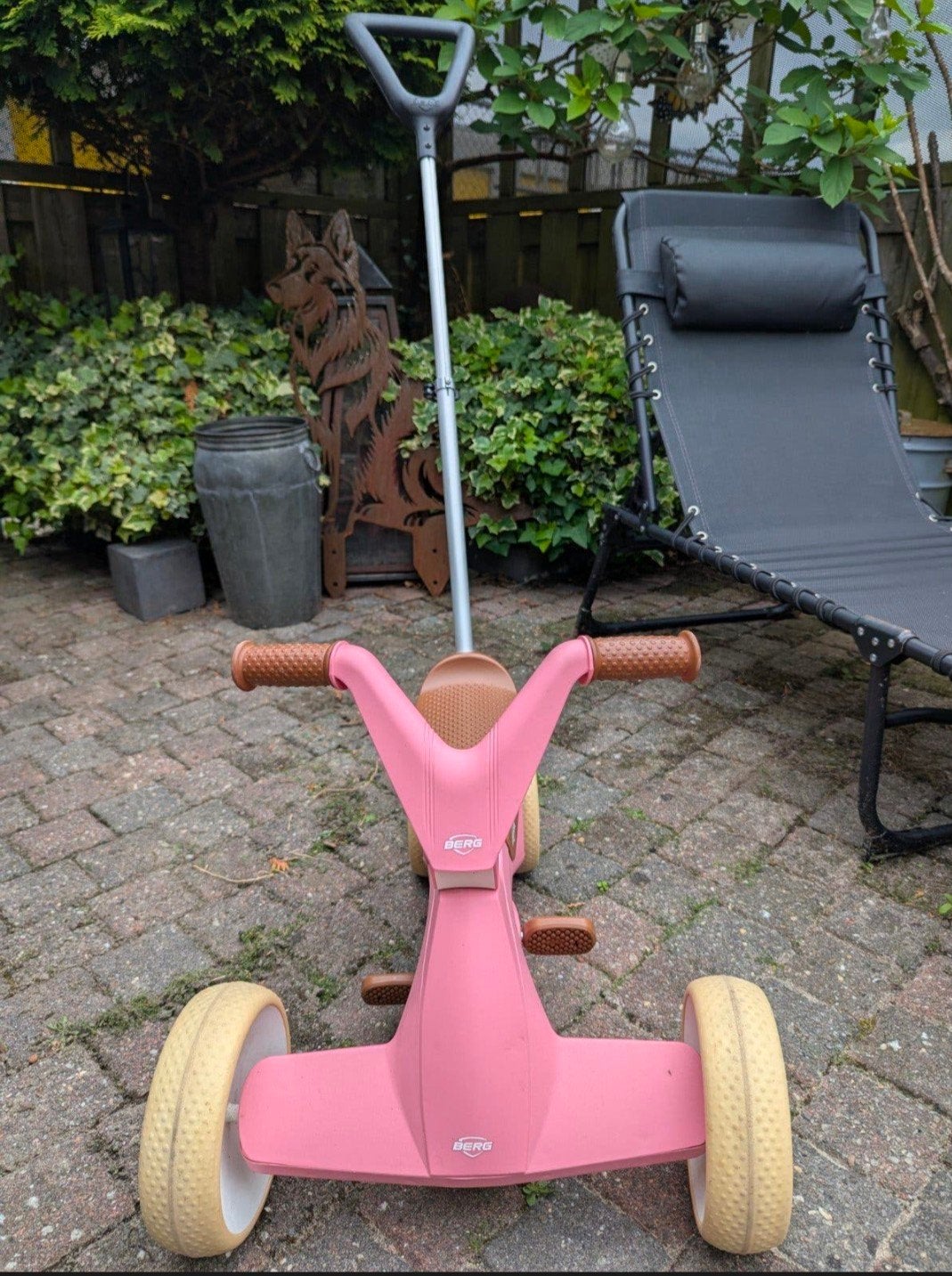 roze BERG GO2 retro loopauto met duwstang, Fietsen en Brommers, Ophalen, Zo goed als nieuw