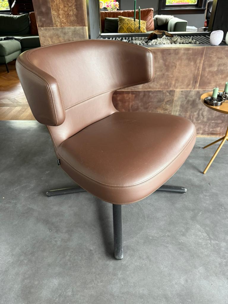 Vitra Petit Repos draaidauteuil, Ophalen, Bruin, Leer, Zo goed als nieuw