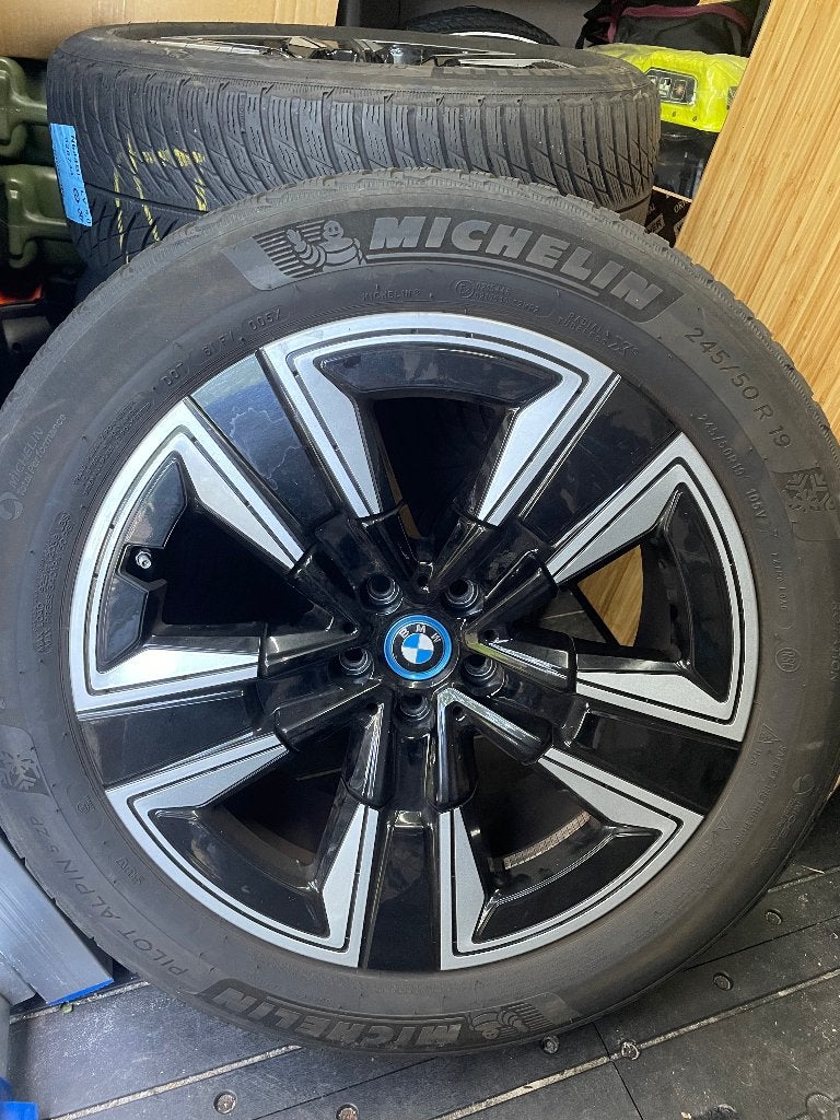 19' BMW iX3 (X3, X4) G08 Styling 842 met winterbanden, 19 inch, Banden en Velgen, Personenwagen, Gebruikt