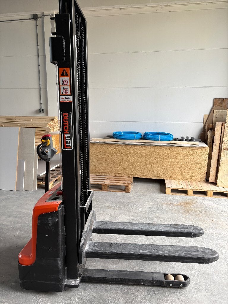 Te koop elektrische stapelaar 1500 kg/3,5 m, bouwjaar 2025, Ophalen, Zo goed als nieuw