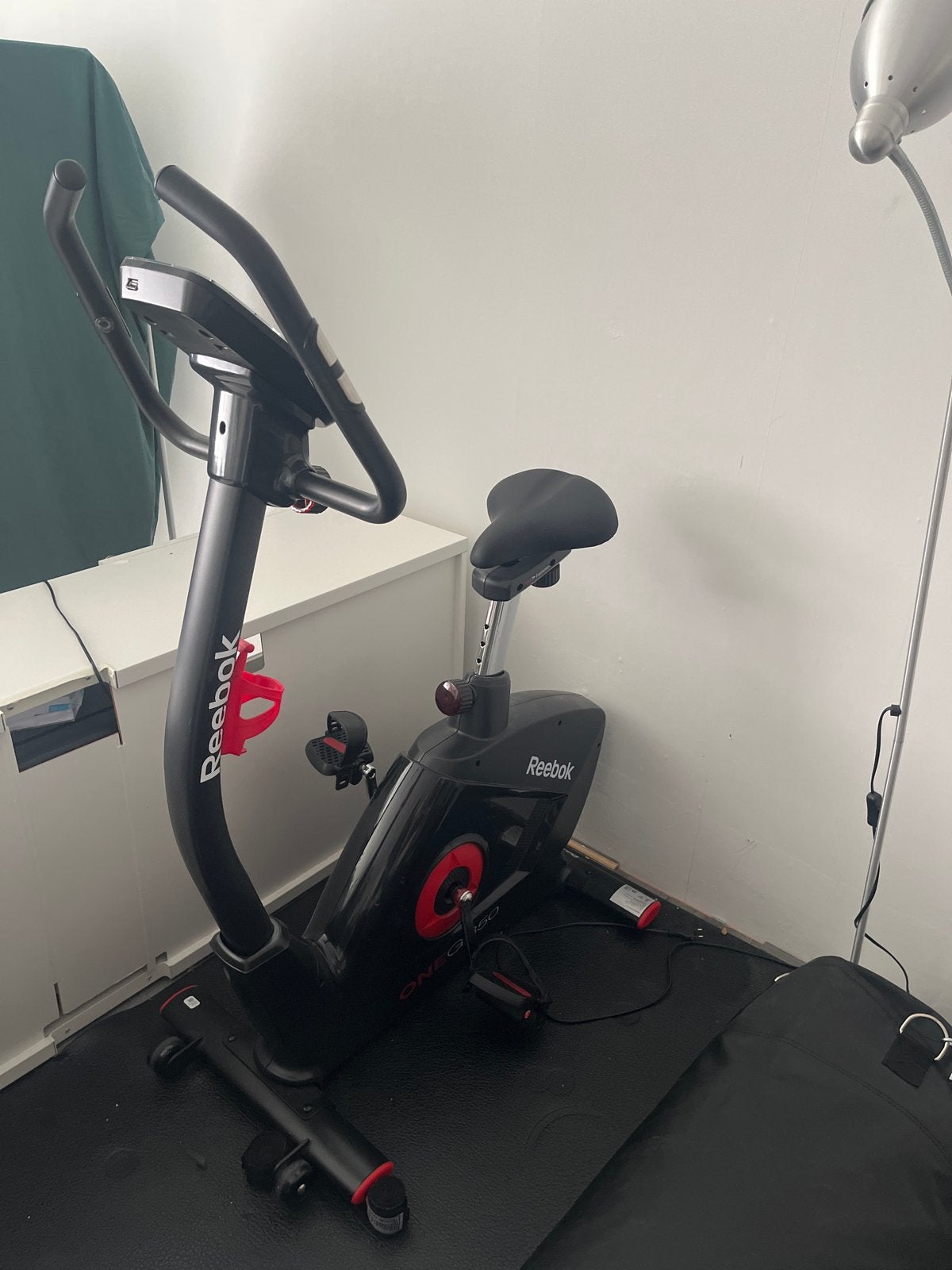 Reebok ONE GB50 Hometrainer - Zo goed als nieuw, Ophalen, Zo goed als nieuw, Metaal, Benen