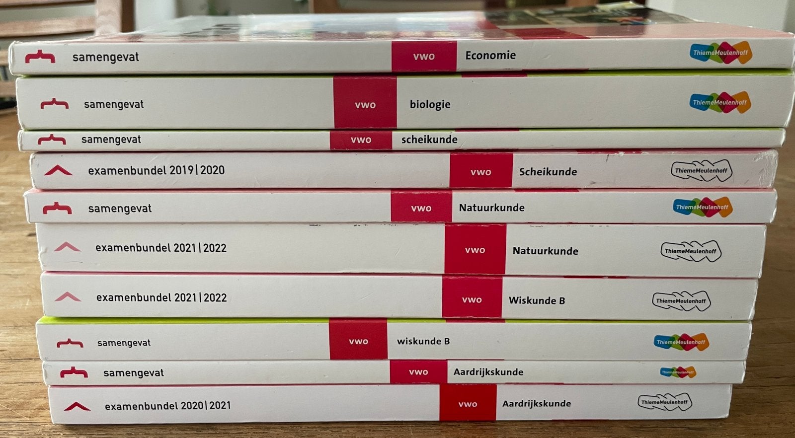 Diverse examenbundels en samenvattingen vwo 2021/2021, Boeken, Ophalen of Verzenden, Zo goed als nieuw, VWO, Nederlands