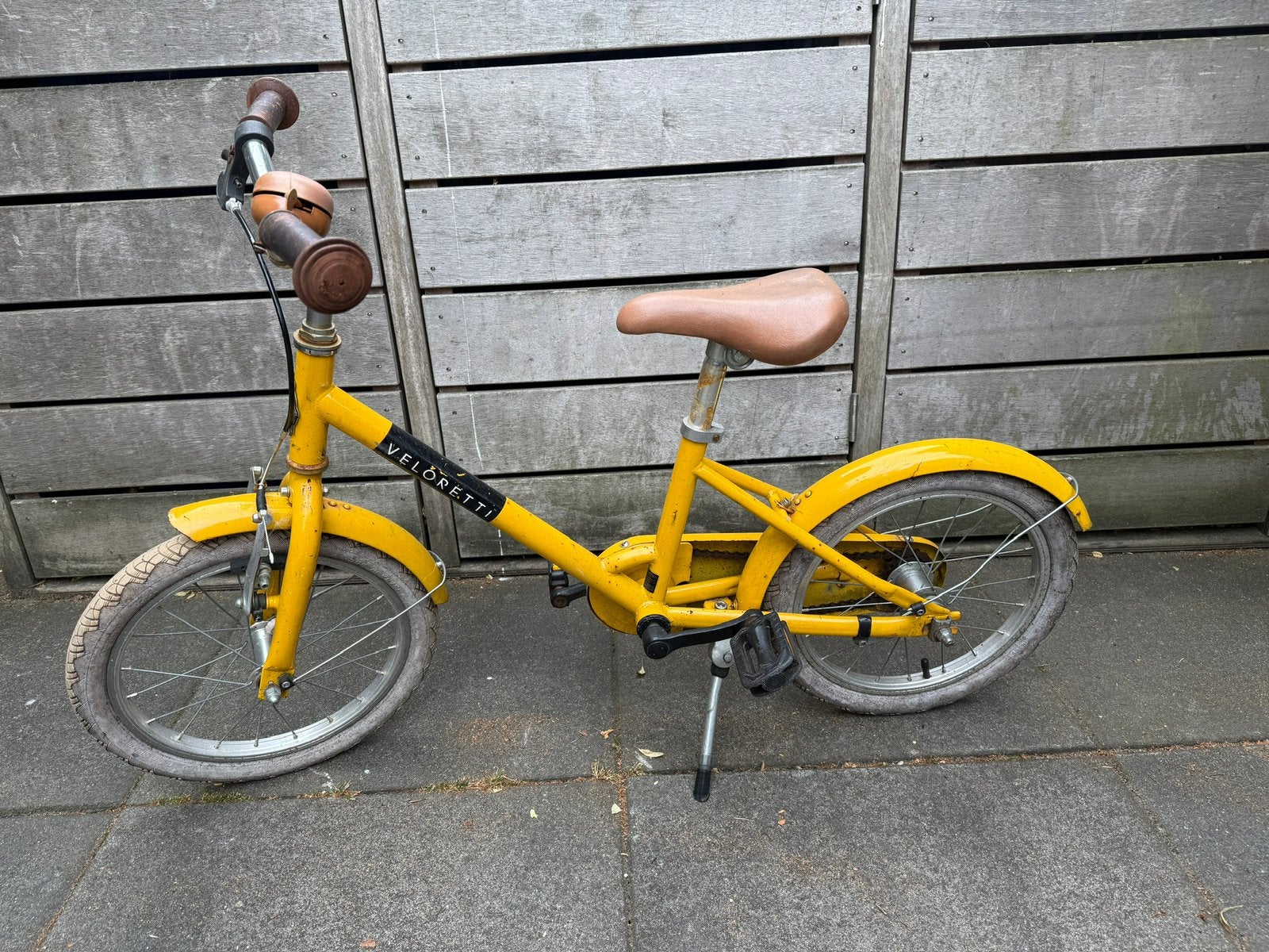 Veloretti Maxi 16 inch kinderfiets Geel, Terugtraprem, Zijwieltjes, Ophalen of Verzenden, 16 tot 20 inch
