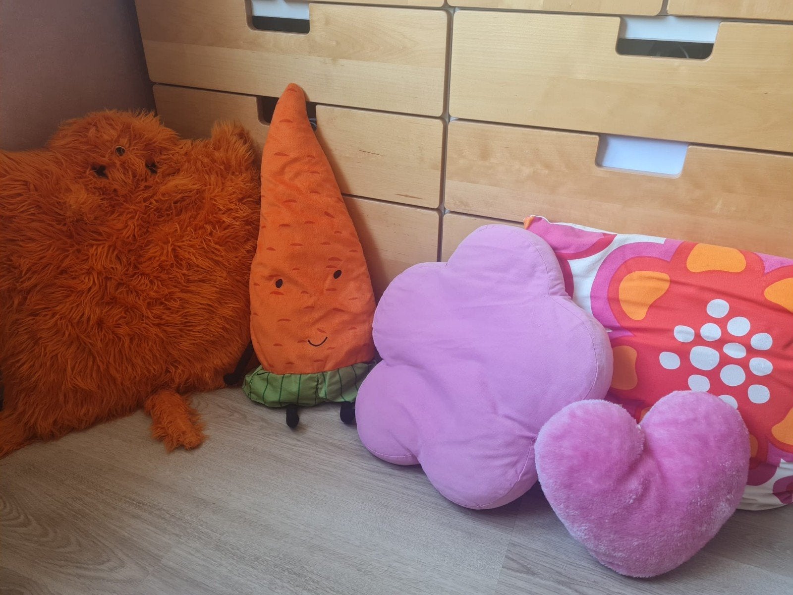 5 kussens kinderkamer kinderkussens oranje roze, Ophalen of Verzenden, Kleed of Kussen
