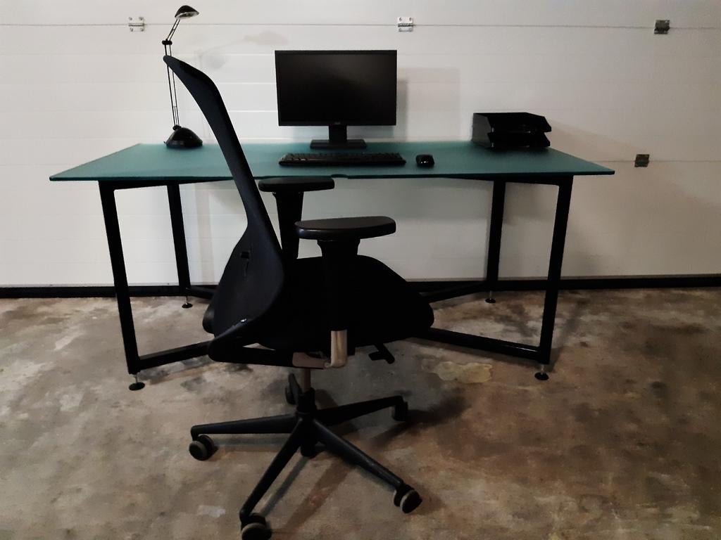 Bureau Industriële met glazen blad, Ophalen, Info@tommysmit.nl, Gebruikt, 180 cm