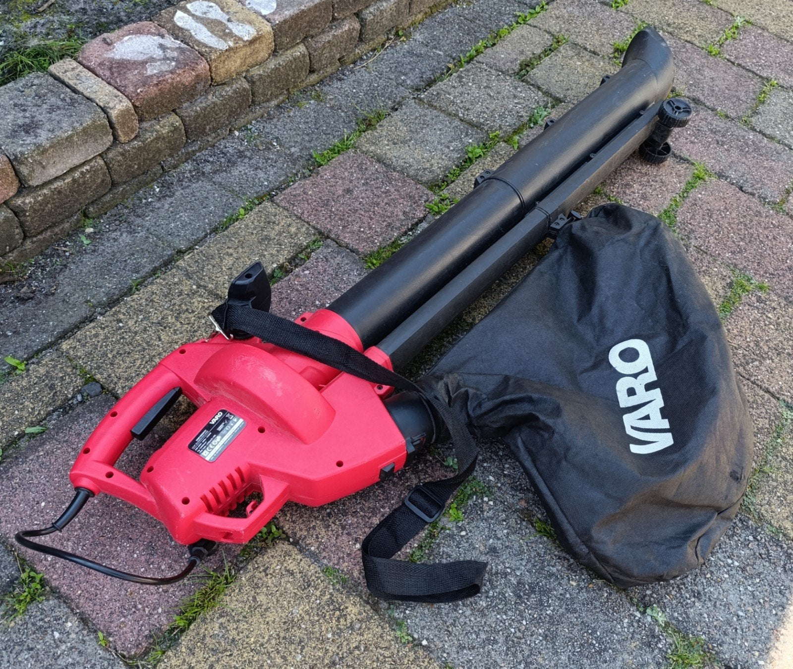 Varo Bladblazer/Bladzuiger 3300W met versnipperfunctie, Gebruikt, Met opvangzak, Handgedragen, Ophalen of Verzenden