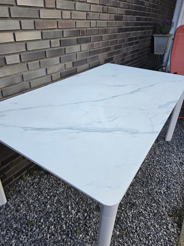 Tuintafel met aluminium poten en trespa blad in nieuwstaat, Ophalen, Zo goed als nieuw, Rechthoekig, Aluminium