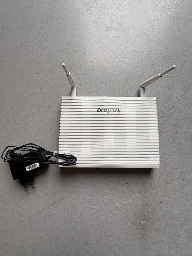 Draytek Vigor 2132FVn Security Giga Router, Verzenden, Zo goed als nieuw, Router, DrayTek Vigor
