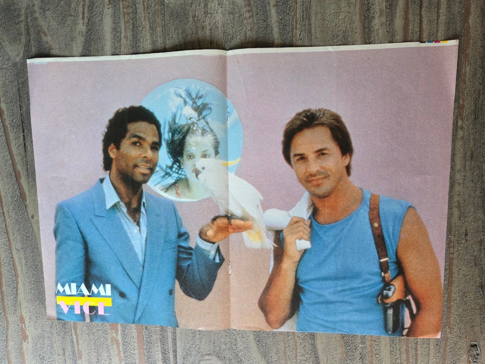 Miami Vice poster - Jaren '80, Verzamelen, Verzenden, Zo goed als nieuw, A1 t/m A3, Film en Tv