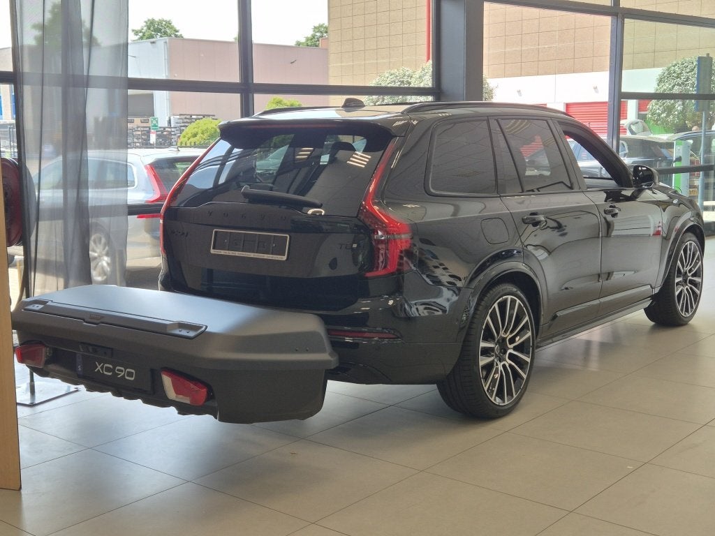 Volvo XC90 T8 455PK AWD Ultra Executive Black Edition | Trek, Auto's, Volvo, 2365 kg, 4 cilinders, 1969 cc, 7 stoelen