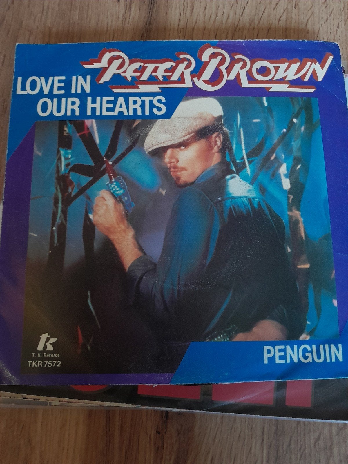 Peter brown 7inch love in our hearts, Ophalen of Verzenden, Zo goed als nieuw, Pop