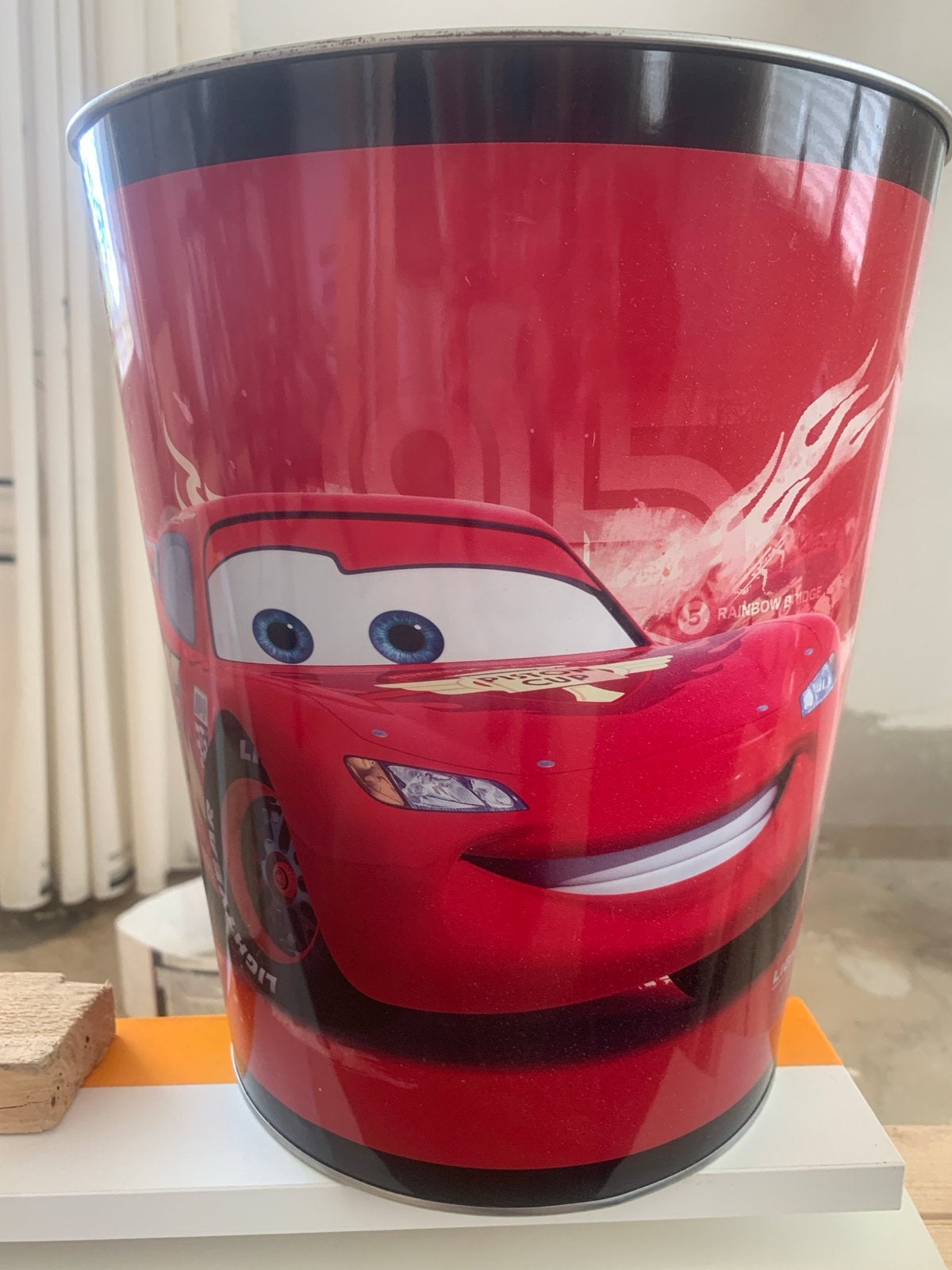 Disney Cars 2 Lightning McQueen Prullenbak/Opbergton, Gebruikt, Overige stijlen, Ophalen of Verzenden, Metaal