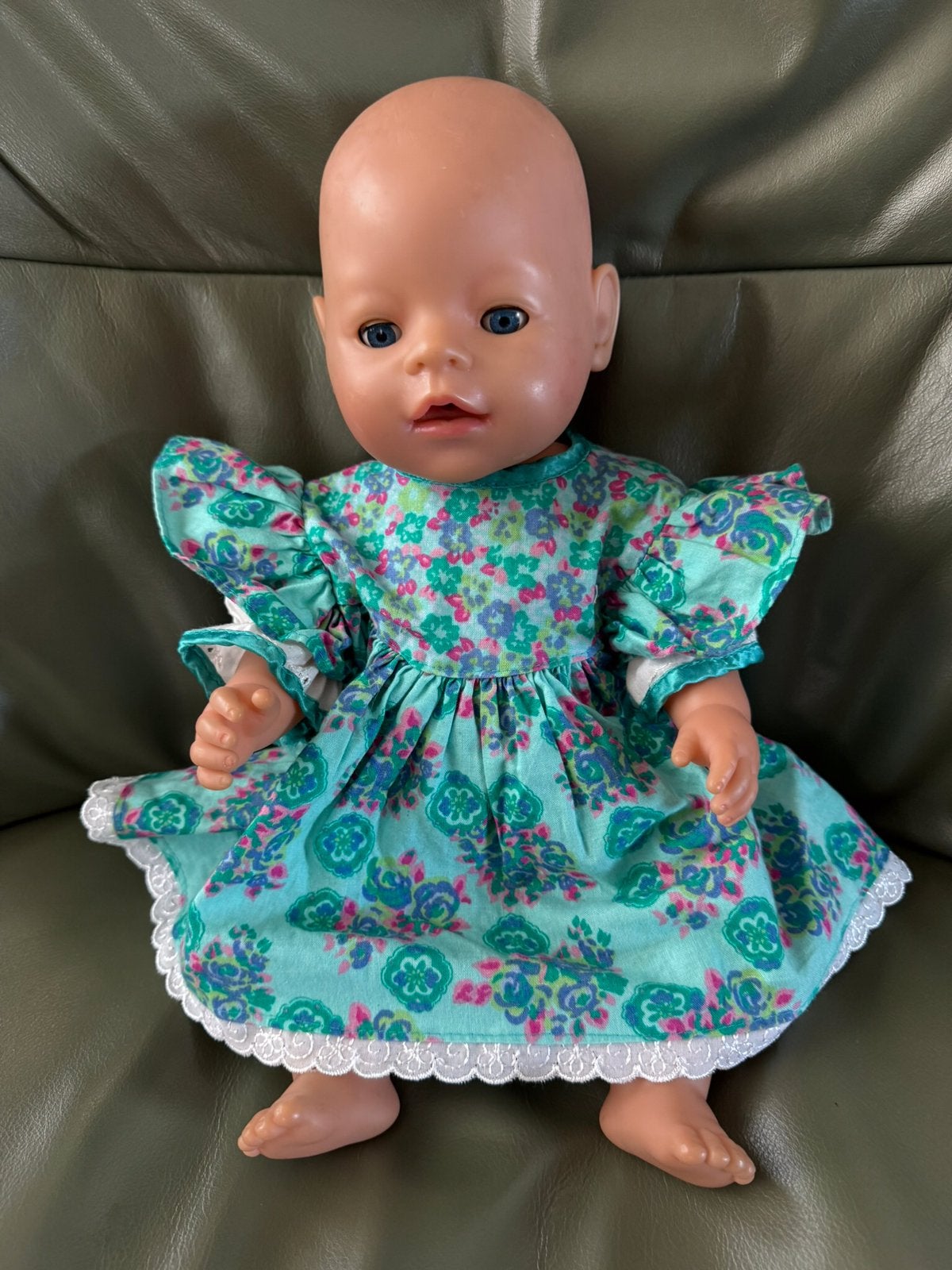 Baby Born pop met heel veel kleding en assecoires, Ophalen, Gebruikt, Pop
