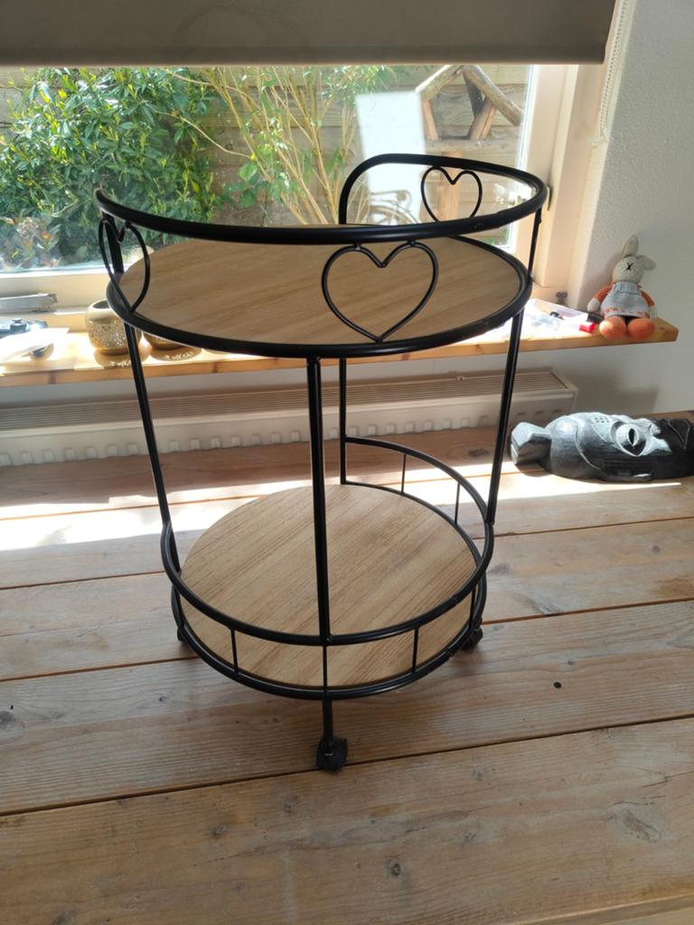 Decoratieve trolley met hartjes en houten planken, Huis en Inrichting, Woonaccessoires | Overige, Ophalen, Hout, Overige stijlen