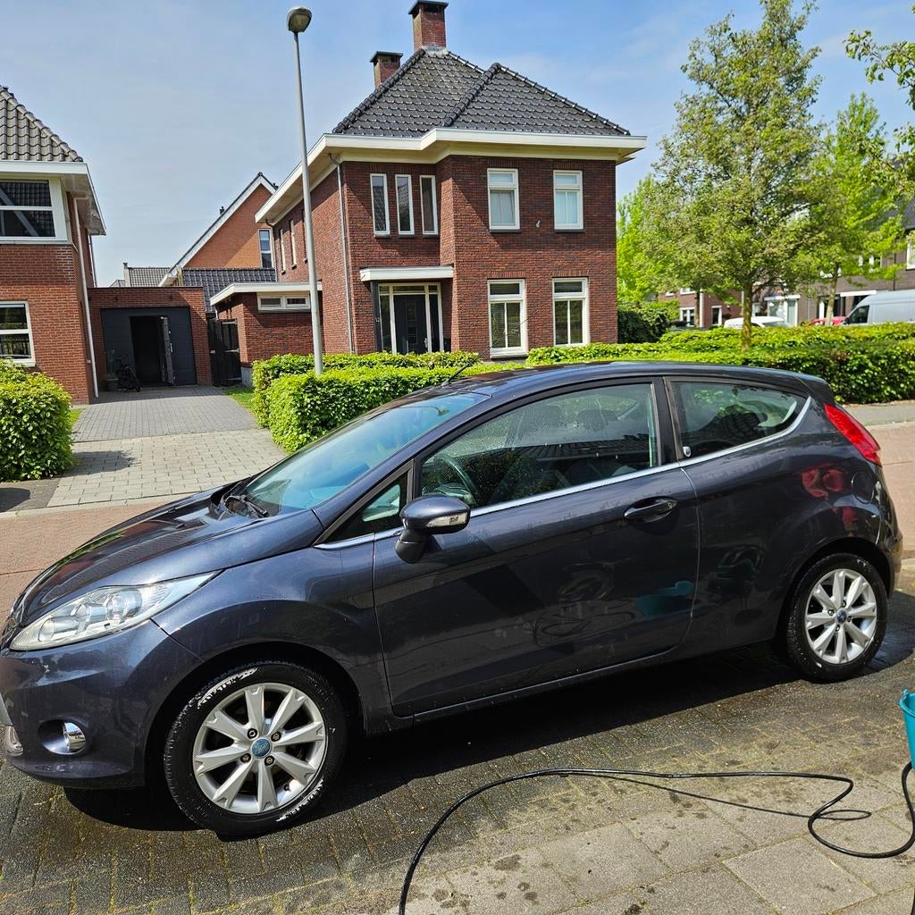 Ford Fiësta 1.25 60KW 3DR 2009 Grijs, Auto's, Ford, Particulier, Fiësta, ABS, Adaptieve lichten, Airbags, Airconditioning, Android Auto