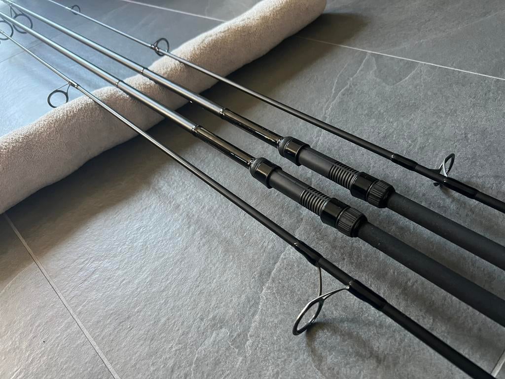 2 x Daiwa Longbow DF 12ft 2,75lbs GEWELDIGE STAAT!, Ophalen, Zo goed als nieuw, Complete set