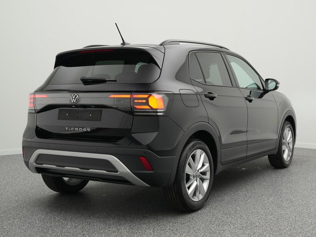 Volkswagen T-Cross Life Edition 1.0 TSI 95 PK | Trekhaak | A, Auto's, Volkswagen, Voorwielaandrijving, Euro 6, 95 pk, Zwart