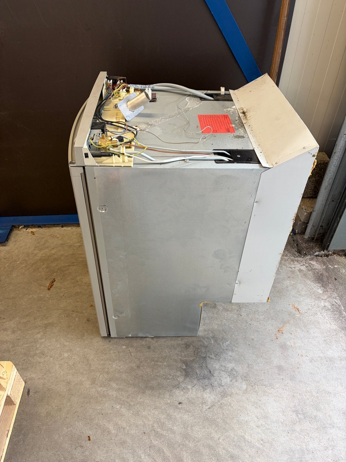 Dometic C 40/110 Koelkast 12V, 230V en Gas, Ophalen, Gebruikt, Dometic group, Hemvärnsgaten 15, SE-17154