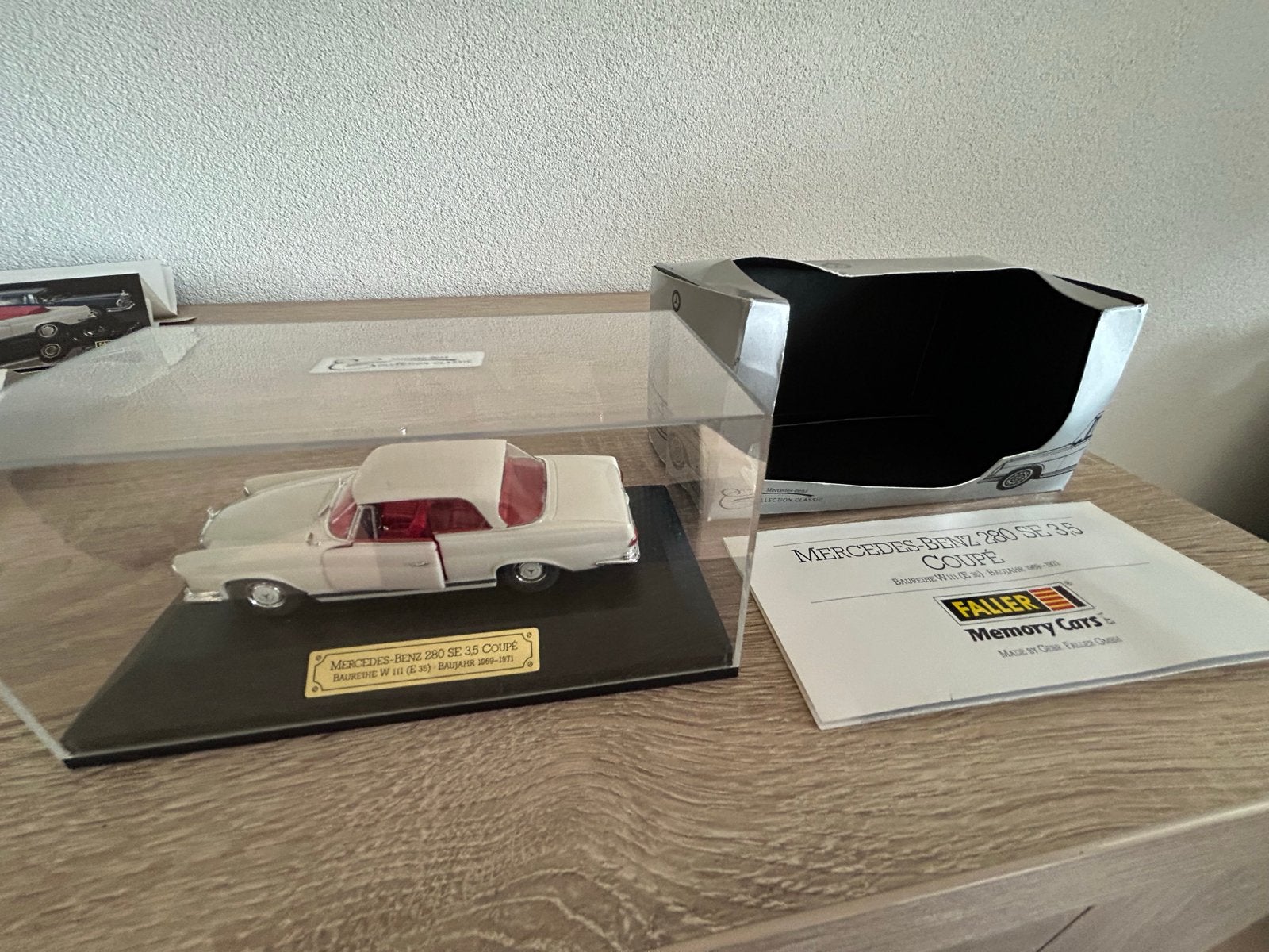 Mercedes-Benz 280 SE 3.5 Coupé schaalmodel 1:43, Ophalen of Verzenden, Zo goed als nieuw, Auto, Overige merken