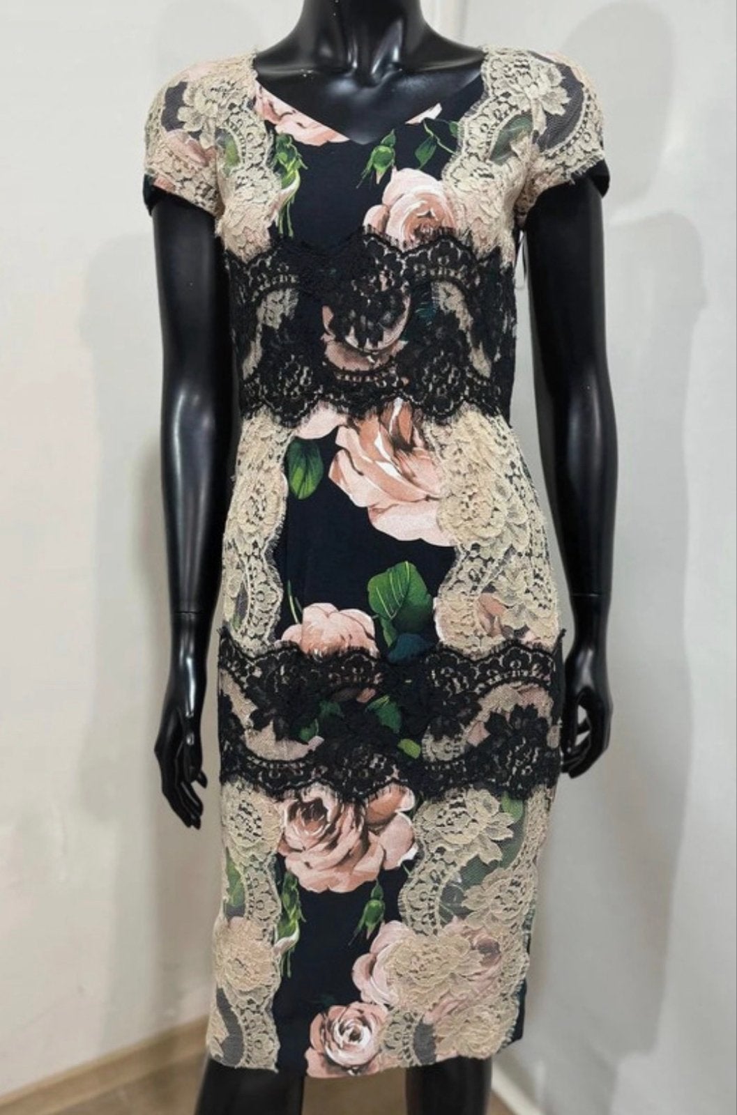 Dolce & Gabbana jurk met rozenprint en kant, Zwart, Ophalen of Verzenden, Zo goed als nieuw, Maat 36 (S)