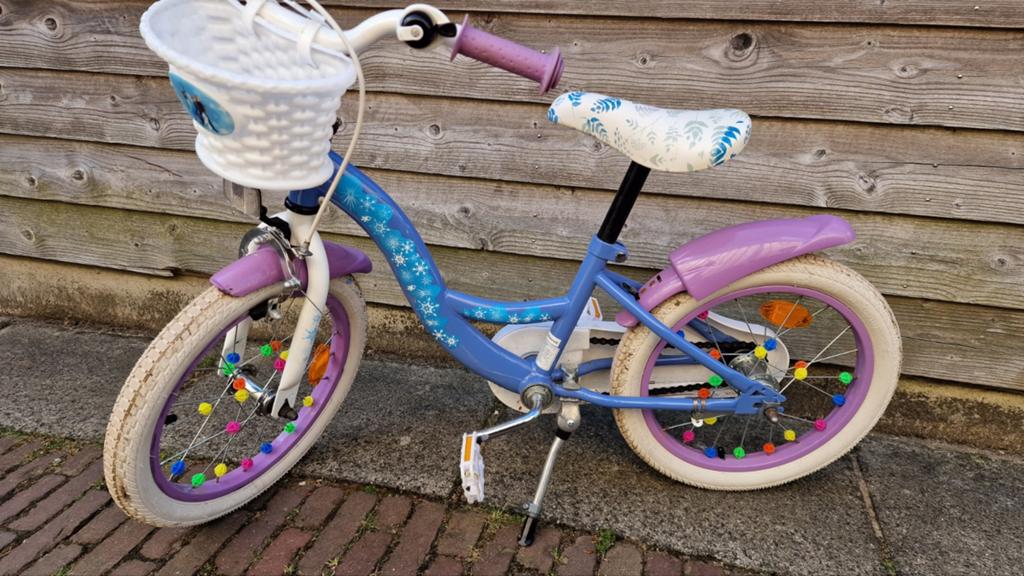 Kinderfiets 16 inch met verstelbaar zadel - Frozen thema, Ophalen, Gebruikt, Velgrem, 16 tot 20 inch