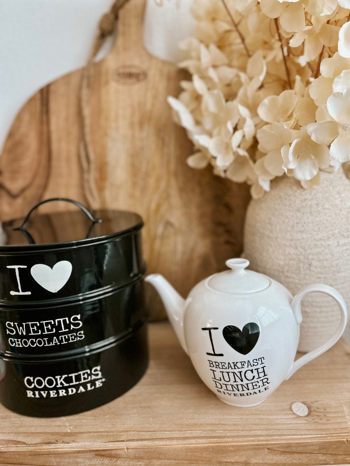 Leuke theepot Riverdale teapot High tea servies deco NIEUW!, Keramiek, Nieuw, Ophalen of Verzenden, Theepot