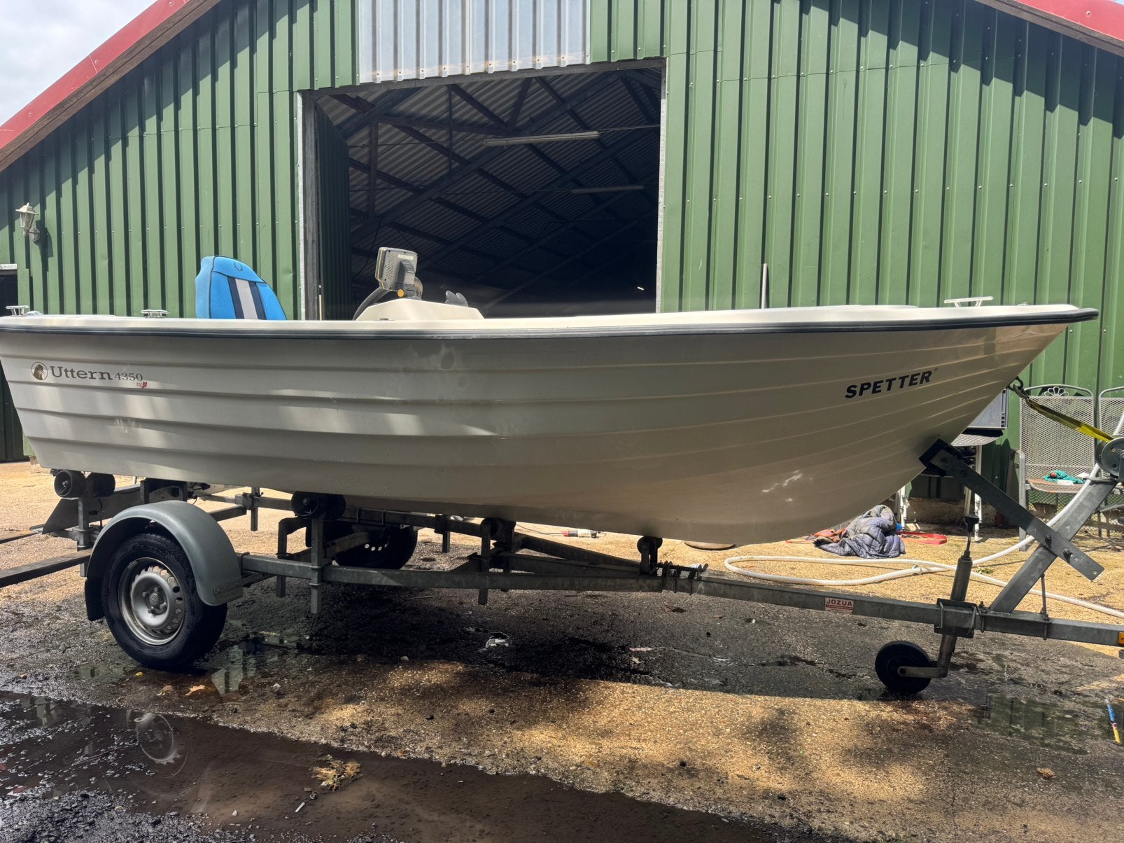 Uttern 4350, Watersport en Boten, Vis- en Consoleboten, Ophalen, Zo goed als nieuw