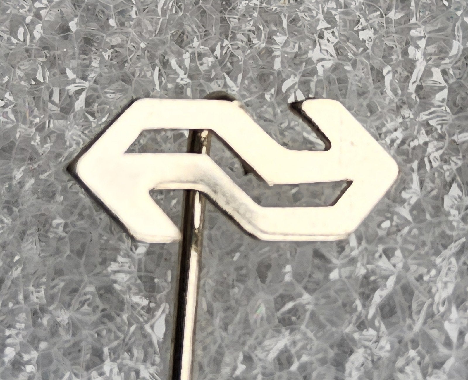 NS Speldje Trein Logo, Ophalen of Verzenden, Gebruikt, Transport, Speldje of Pin