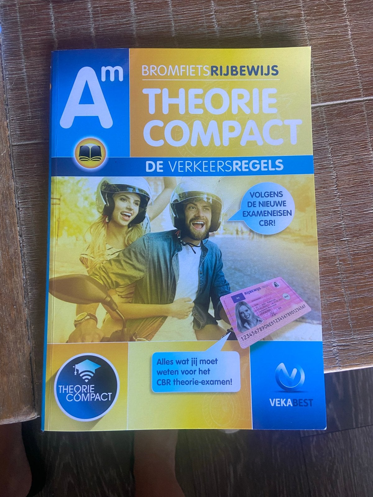 Bromfietsrijbewijs Theorie Compact - VekaBest, Boeken, Studieboeken en Cursussen, Ophalen of Verzenden, Nieuw, Niet van toepassing